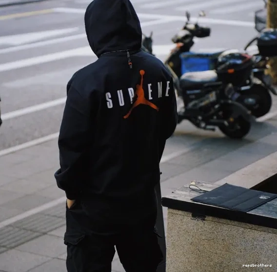 SWEATSHIRT ¥329 HOODED 24FW 0604
